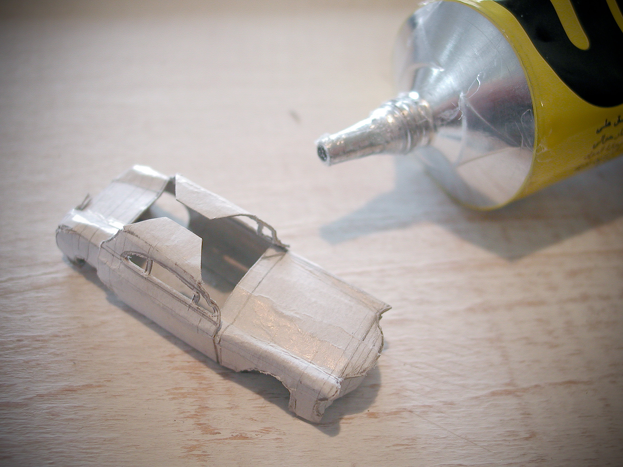 Collage de la carrosserie.