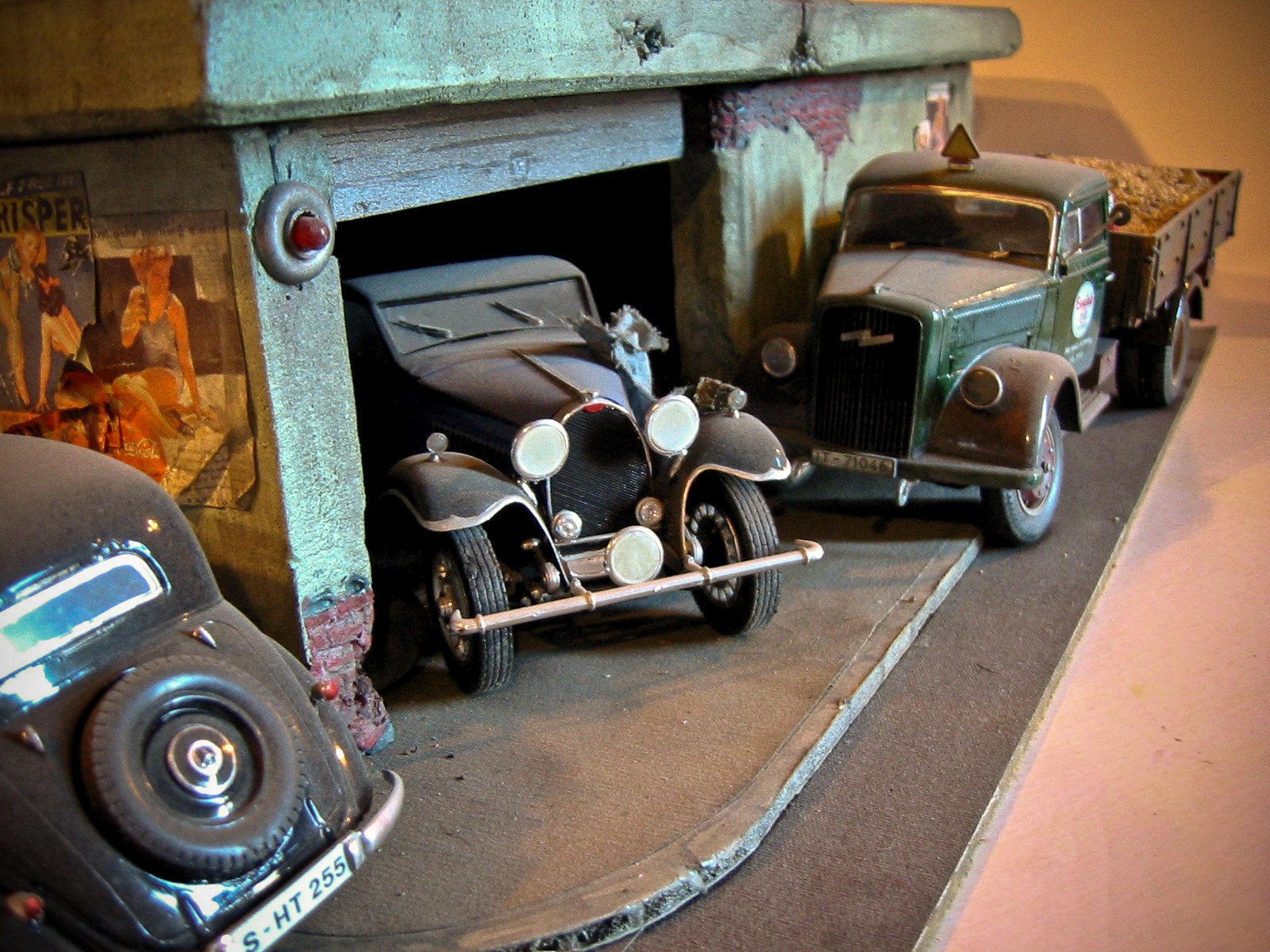 Décor personnel en lumières autour de maquettes achetées dans le commerce.