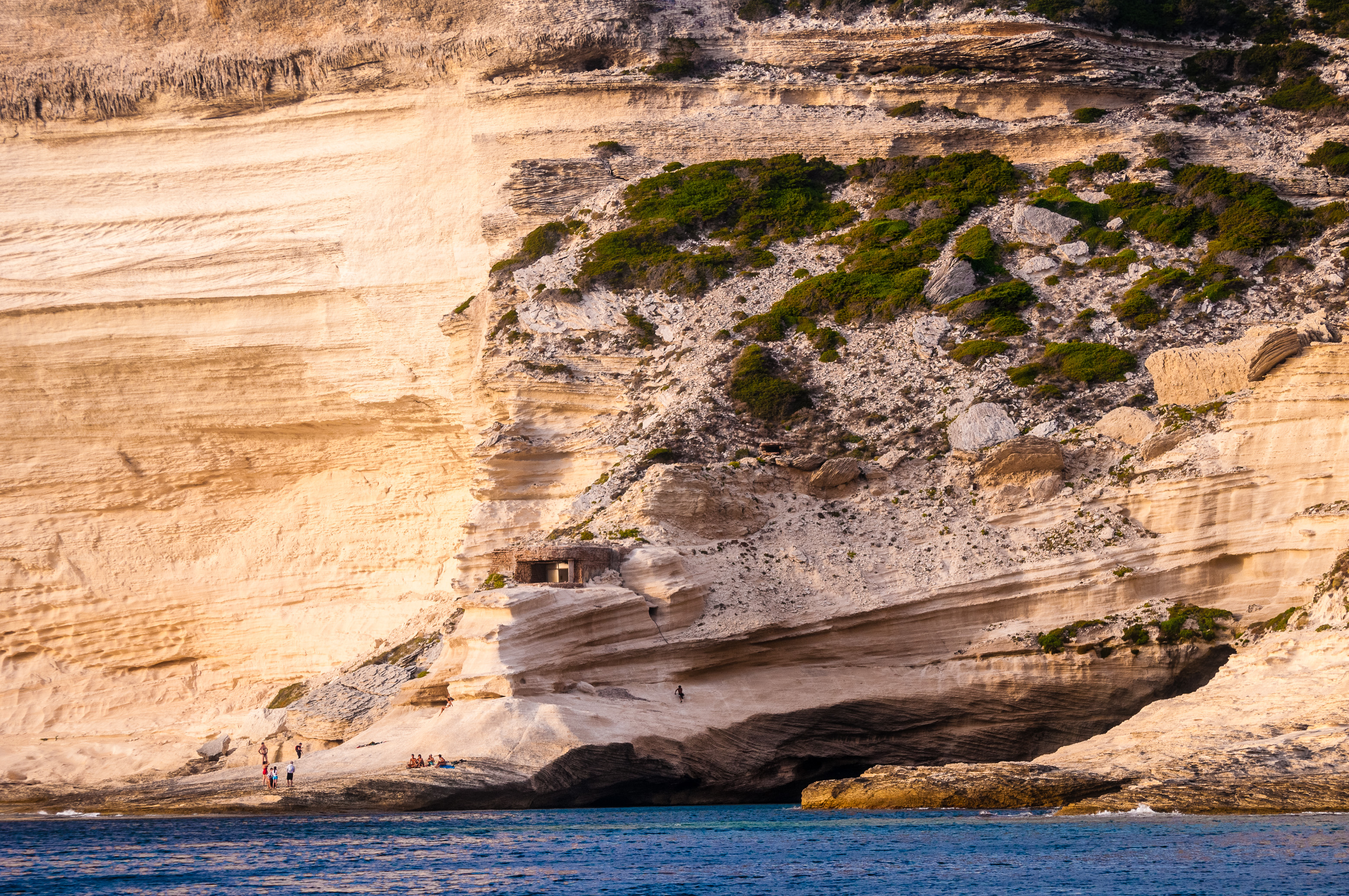 France, Corse-du-Sud (2A), Bonifacio, les falaises de la vieille ville ou causses crayeux // France, Corse-du-Sud (2A), Bonifacio, the limestone cliffs of the old town