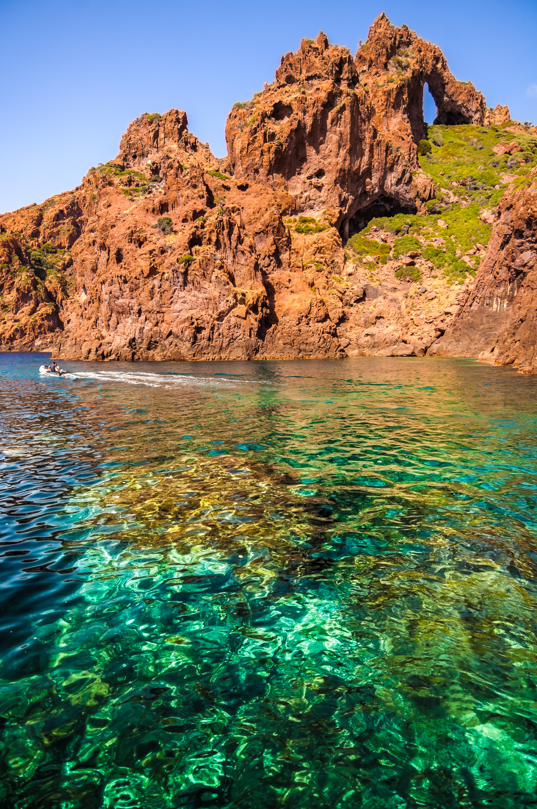 France, Corse-du-Sud (2A), Golfe de Porto, classé Patrimoine Mondial de l'UNESCO, Réserve naturelle de Scandola // France, Corse du Sud, Golfe de Porto, listed as World Heritage by UNESCO, Scandola Nature Reserve