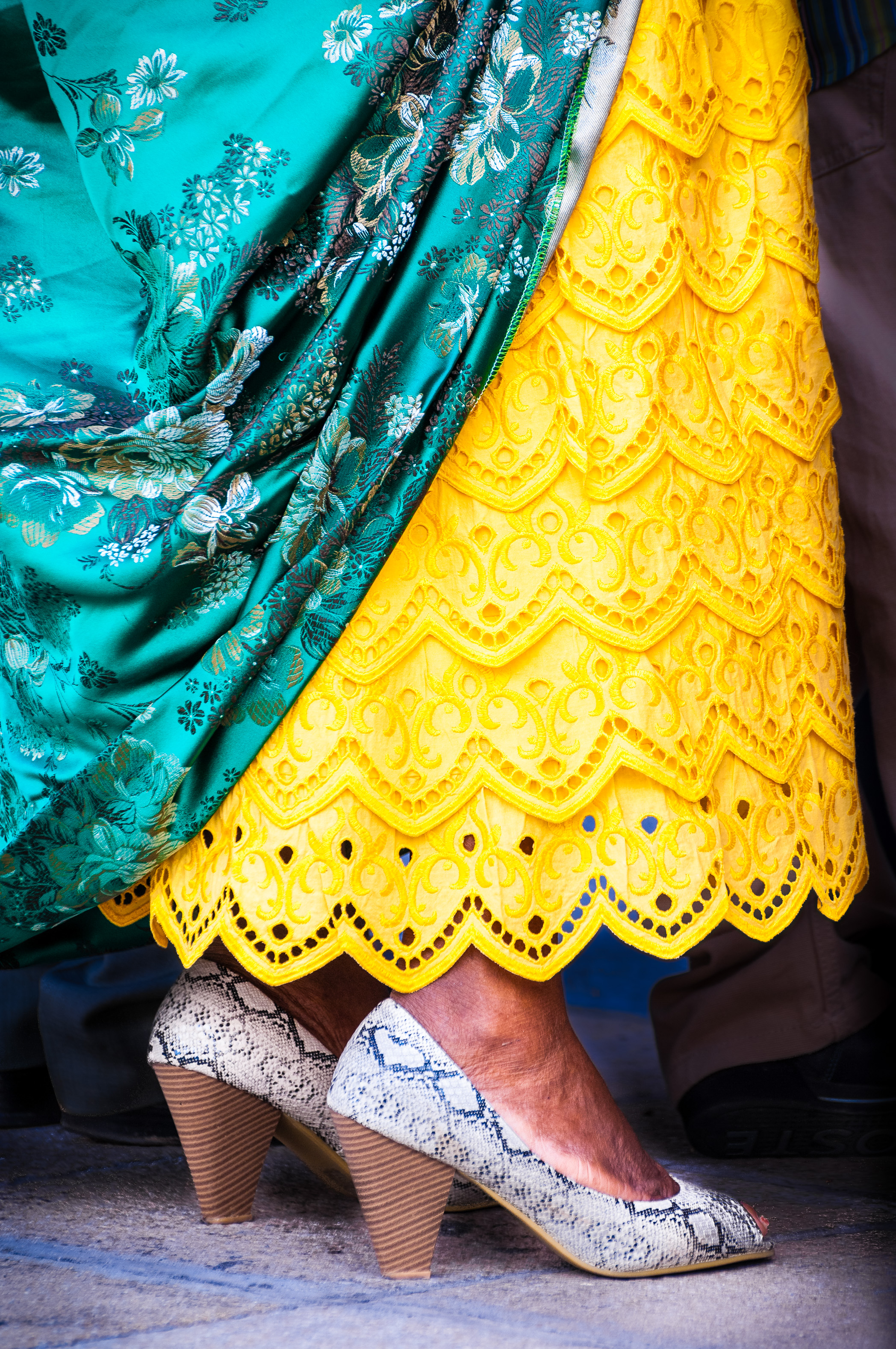 France, Guadeloupe, Grande-Terre, Pointe-à-Pitre, Détail des jupons d'une tenue traditionnelle créole d'apparat, lors de la fête de l'association des femmes de marins-pêcheurs de Guadeloupe // France, Guadeloupe, Grande-Terre, Pointe-à-Pitre, detail of the petticoats of a traditional creole dress of ceremony, during the festival of the women of fishermen of Guadeloupe