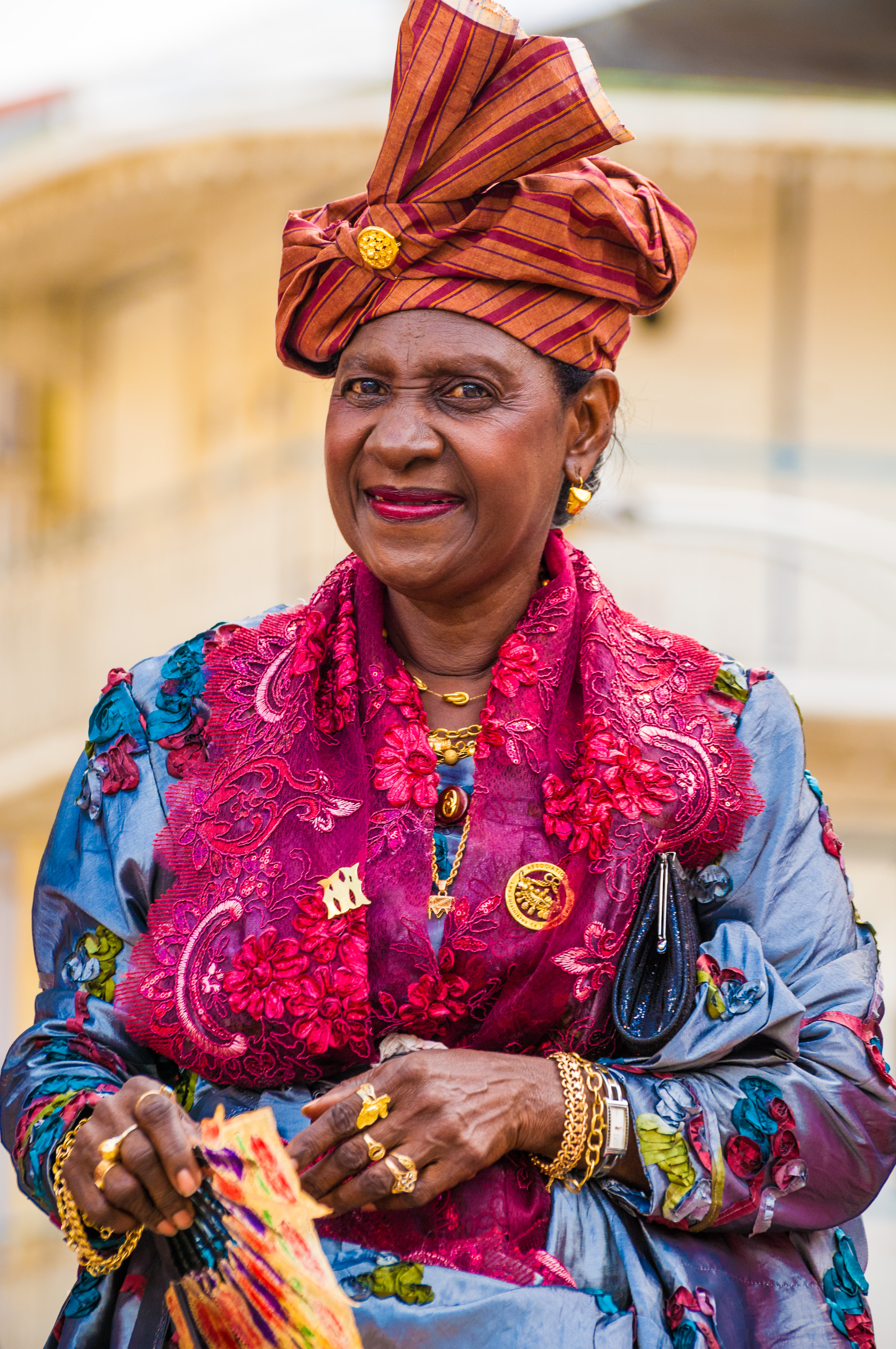 France, Guadeloupe, Grande-Terre, Pointe-à-Pitre, Portrait d'une femme en tenue traditionnelle créole d'apparat lors de la fête de l'association des femmes de marins-pêcheurs de Guadeloupe // France, Guadeloupe, Grande-Terre, Pointe-à-Pitre, portrait of a woman dressed in traditional Creole costume for the Guadeloupe women of fishermen's festival