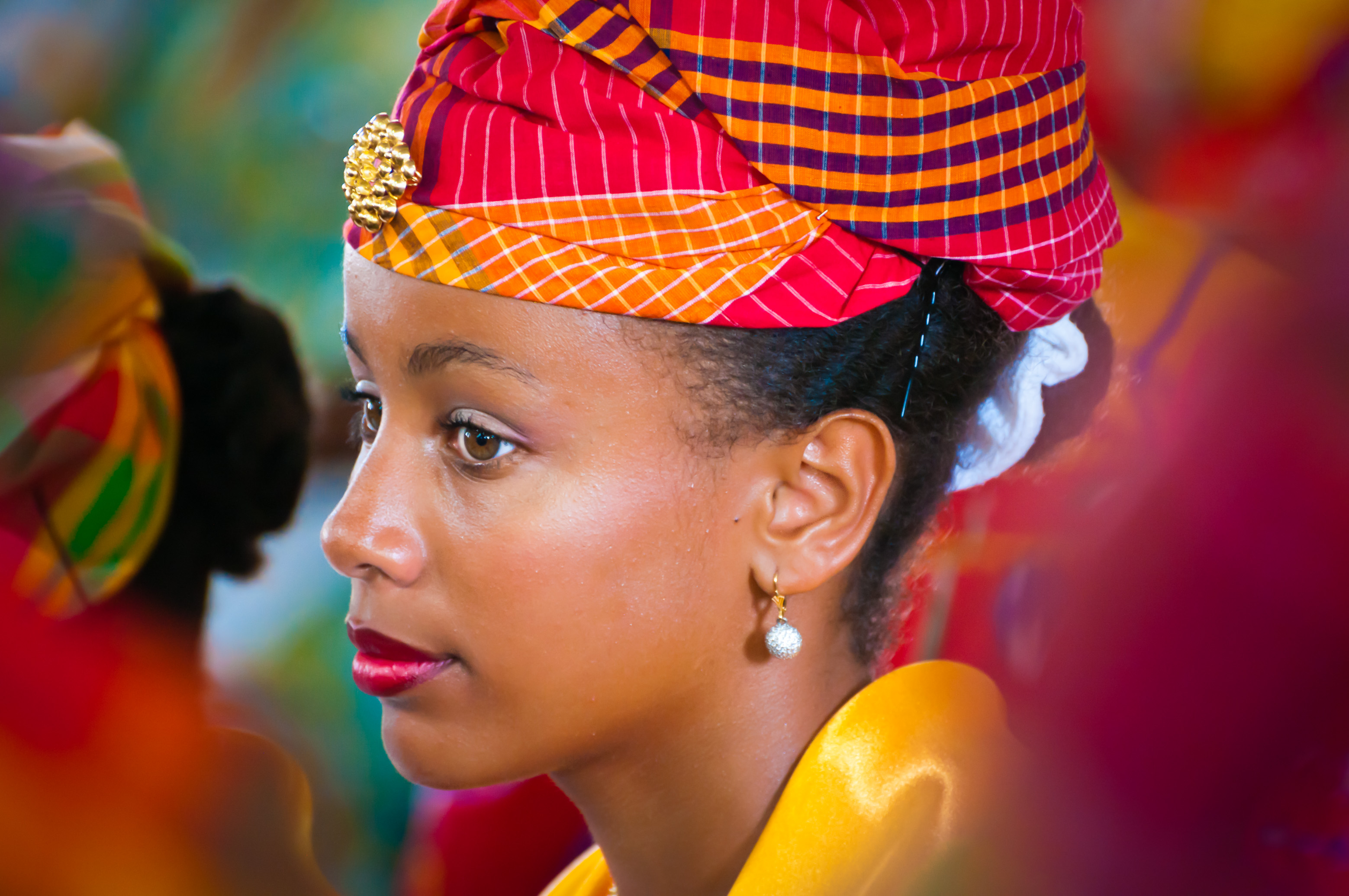 France, Caraïbes, Petites Antilles, Guadeloupe, Grande-Terre, Pointe-à-Pitre, Portrait d'une jeune fille créole en habits traditionnels lors de la Fête des Cuisinières à la cathédrale Saint-Pierre et Saint-Paul // France, Caribbean, Lesser Antilles, Guadeloupe, Grande Terre, Pointe-à-Pitre, Portrait of a Creole girl in traditional dress at the Cooks' Festival in St. Peter and St. Paul Cathedral