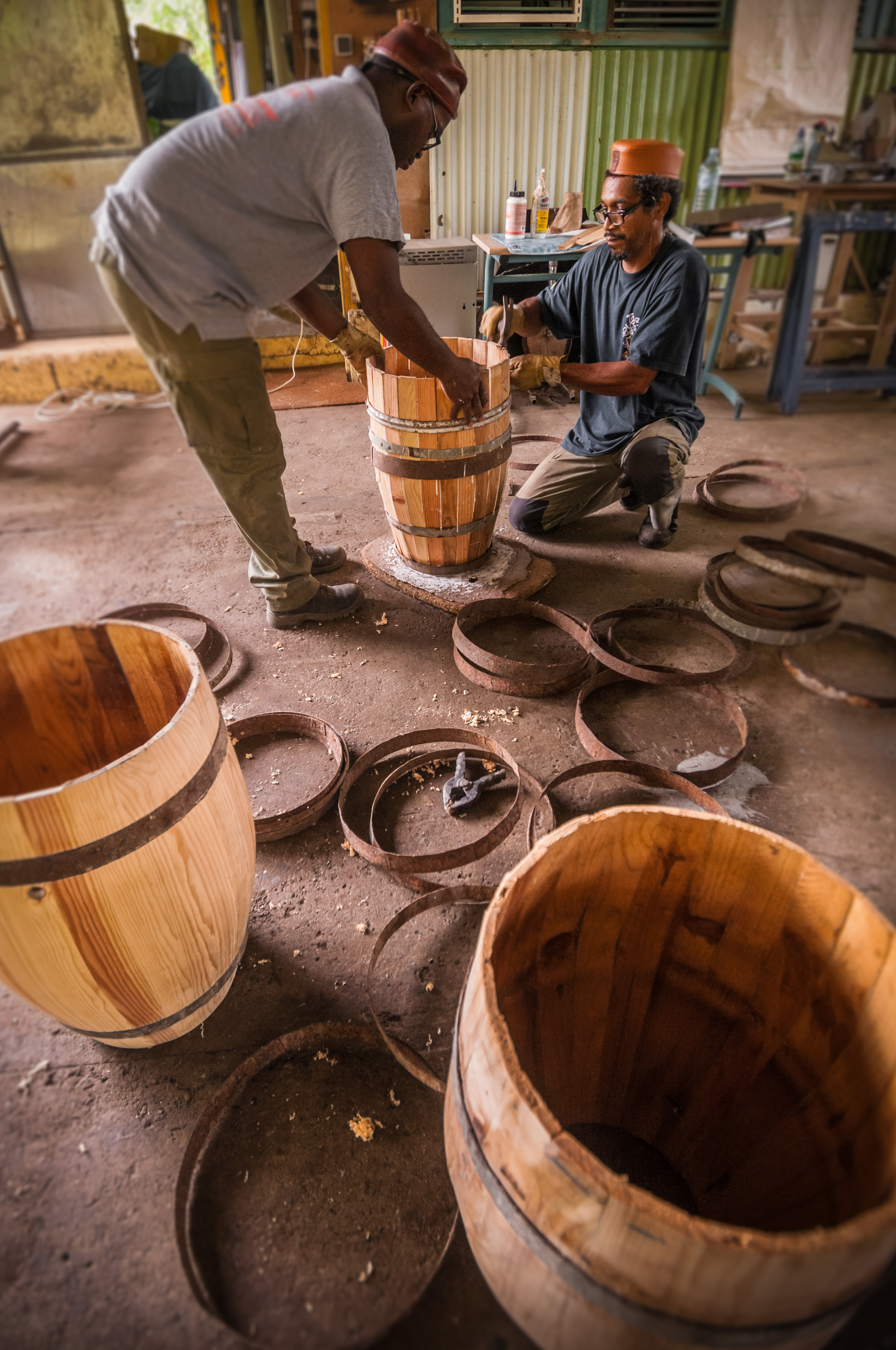 France, Caraïbes, Petites Antilles, Guadeloupe, Grande-Terre, Pointe-à-Pitre, Carénage, Atelier Pablo, facteur de gwoka, le tambour traditionnel de l'archipel, ici la fabrication des douelles // France, Caribbean, Lesser Antilles, Guadeloupe, Grande Terre, Pointe-à-Pitre, Carénage, Pablo Workshop gwoka factor, the traditional drum of the archipelago, here making staves