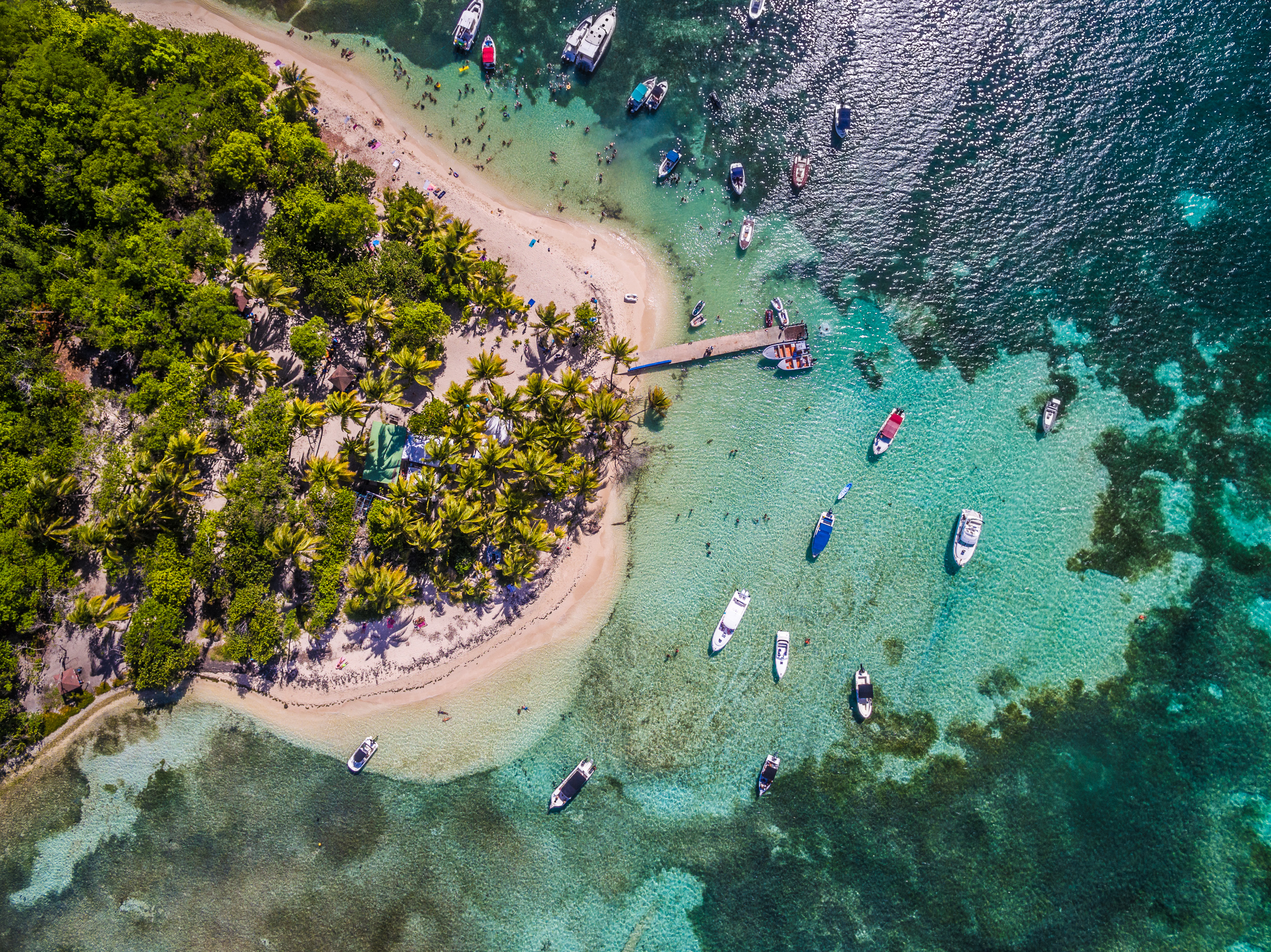 France, Caraïbes, Petites Antilles, Guadeloupe, Grande-Terre, Petit Cul-de-Sac marin, Le Gosier, vue aérienne de l'îlet Gosier // France, Caribbean, Lesser Antilles, Guadeloupe, Grande-Terre, Petit Cul-de-Sac marin, Le Gosier, aerial view of the Gosier island