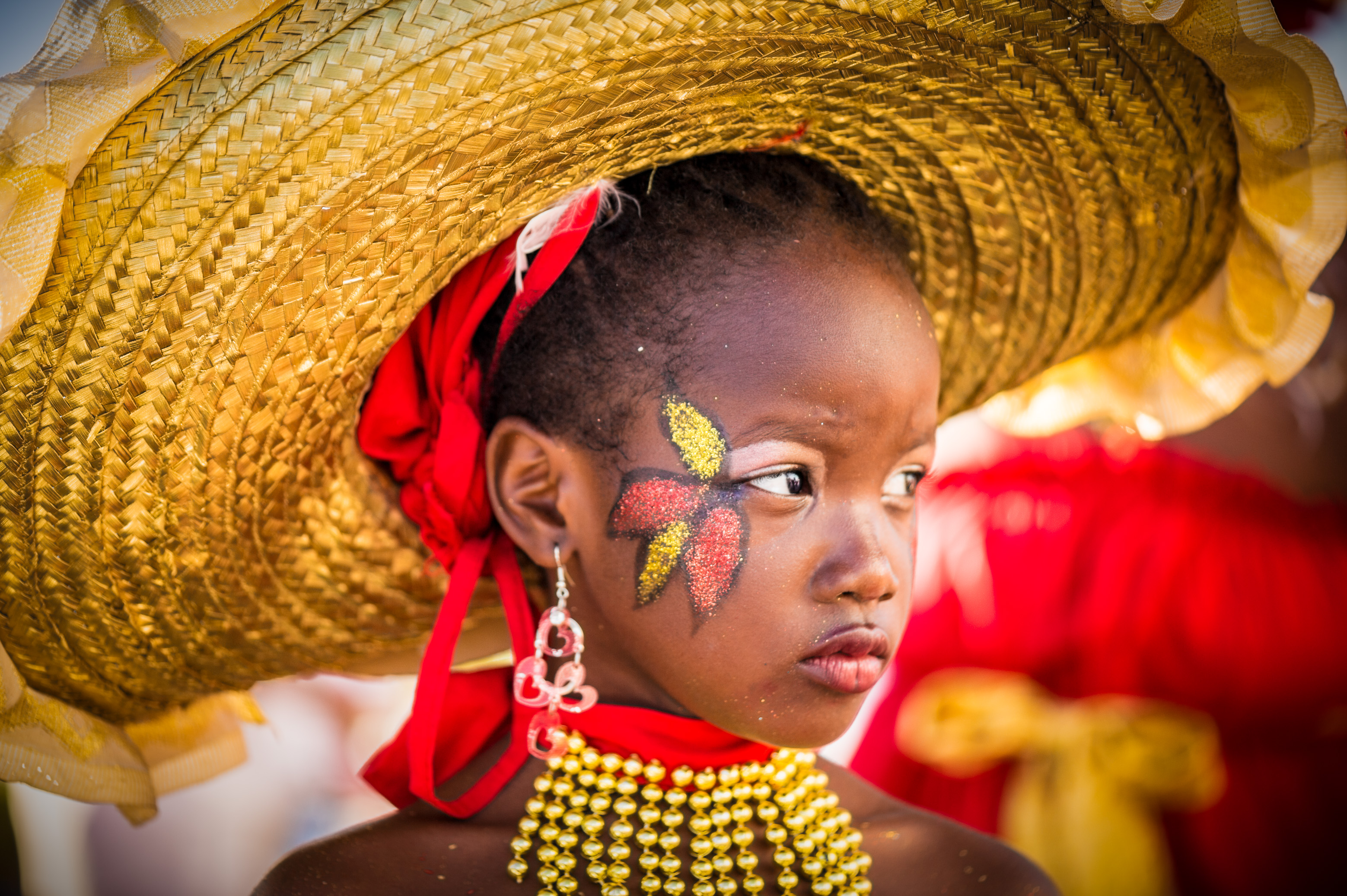 France, Guadeloupe, Grande Terre, Pointe-à-Pitre, portrait d'une jeune danseuse du groupe Dig La originaire de Baie-Mahault, lors du grand défilé de clôture des Jours Gras (USAGE PRESSE UNIQUEMENT) // France, Guadeloupe, Grande Terre, Pointe-à-Pitre, portrait of a young dancer of Dig La band from Baie-Mahault, during the closing parade of Shrovetide (PRESS USE ONLY)
