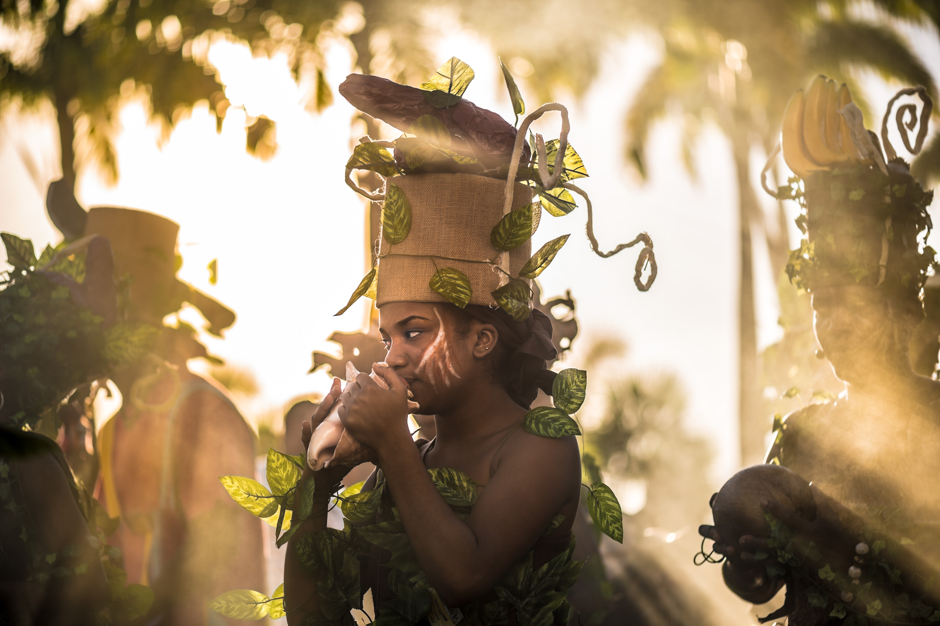 France, Guadeloupe, Grande Terre, Pointe-à-Pitre, portrait d'une musicienne du gwoup a po Restan La originaire du Gosier, lors du grand défilé de clôture des Jours Gras, MR non // France, Guadeloupe, Grande Terre, Pointe-à-Pitre, portrait of a musician of traditionnal gwoup a po Restan La band from Le Gosier, during the closing parade of Shrovetide, MR no