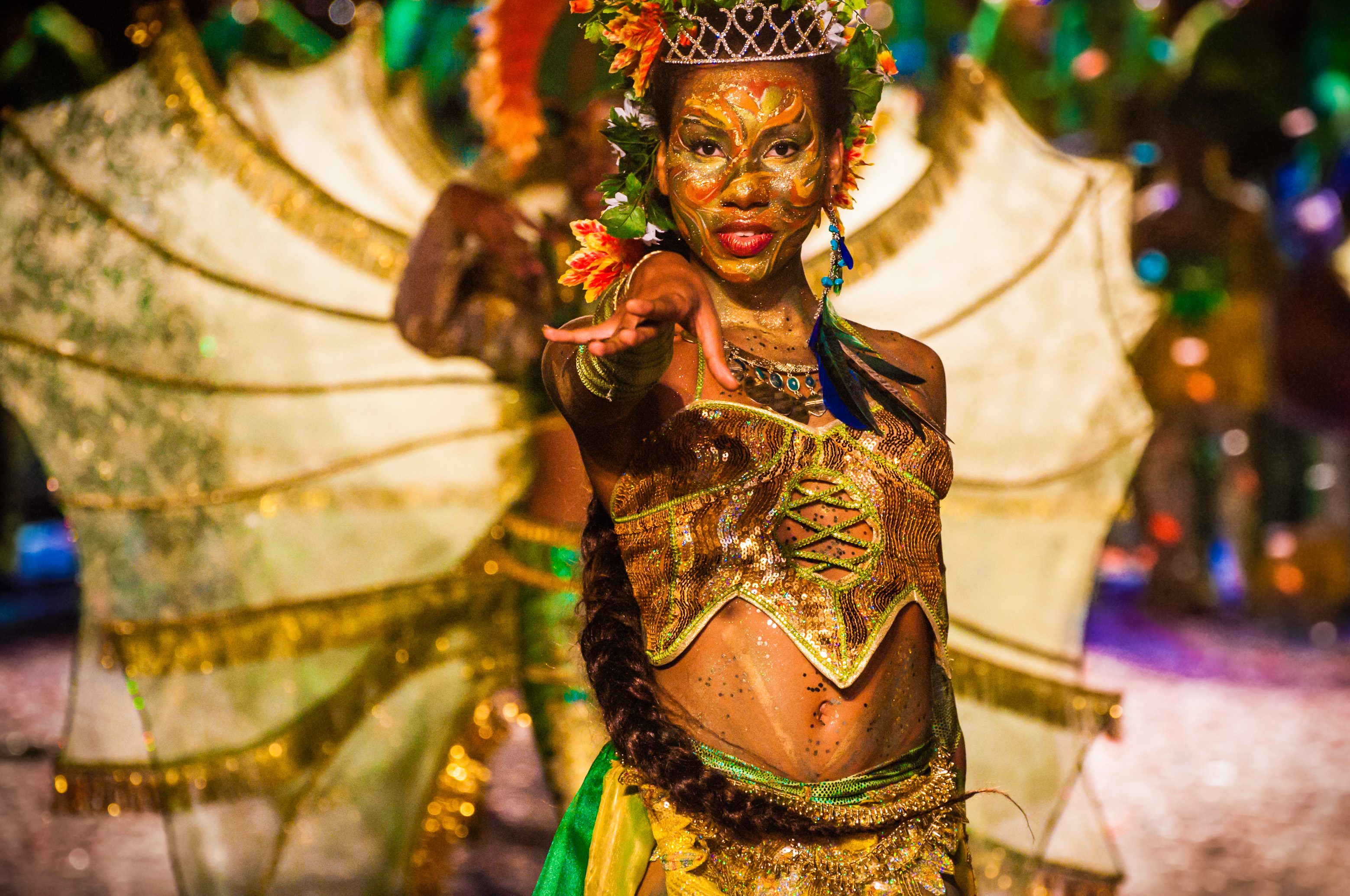France, Guadeloupe, Basse-Terre, portrait d'une danseuse du groupe Waka Park, lors du grand défilé de clôture des Jours Gras à Basse-Terre (USAGE PRESSE UNIQUEMENT) // France, Guadeloupe, Basse-Terre, portrait of a dancer from Waka Park band, during the closing parade of Shrovetide in Basse-Terre (PRESS USE ONLY)