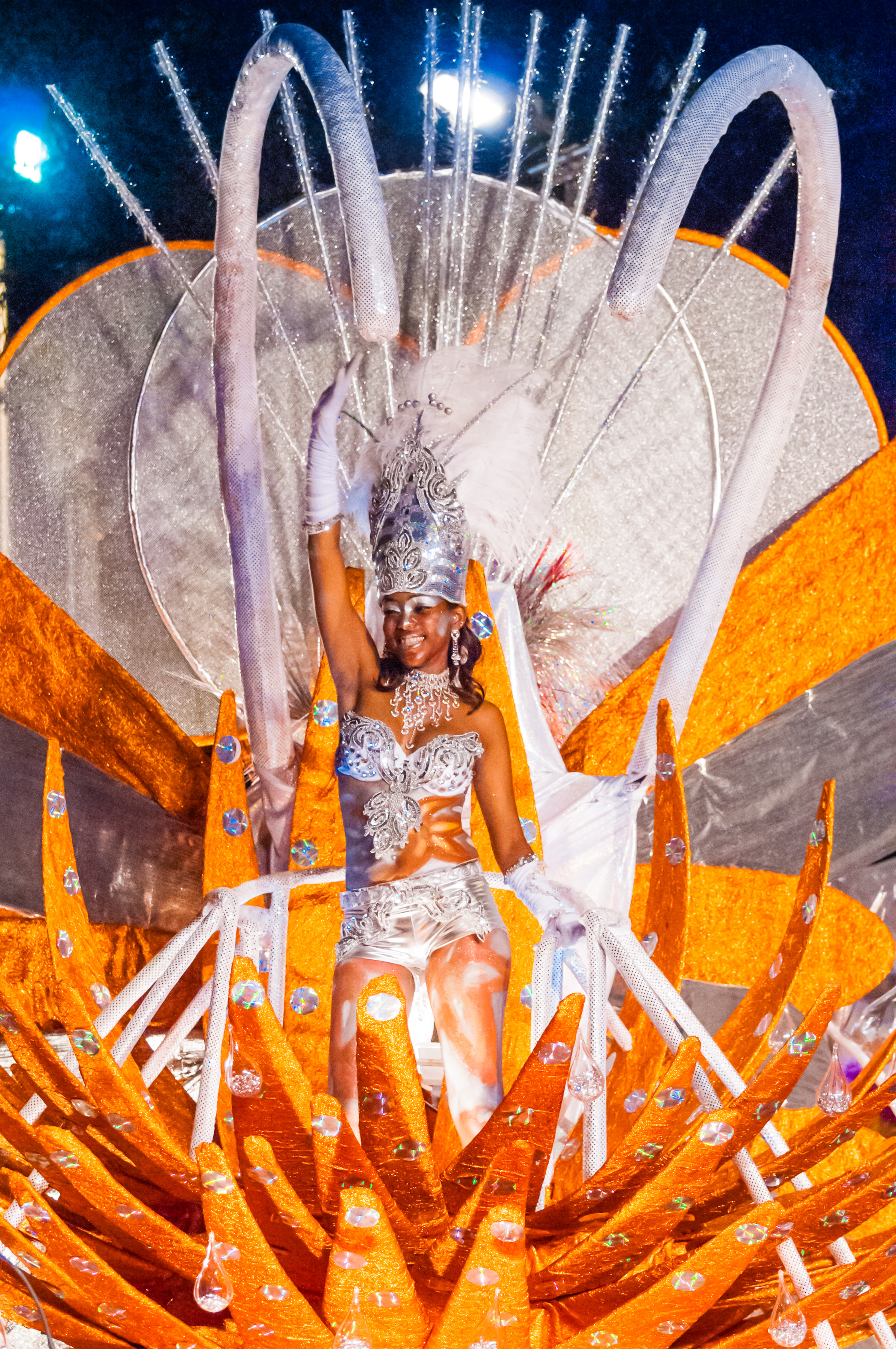 France, Guadeloupe, Basse-Terre, danseuse du groupe Magma originaire de Basse-Terre, sur son char, lors du grand défilé de clôture des Jours Gras à Basse-Terre (USAGE PRESSE UNIQUEMENT) // France, Guadeloupe, Basse-Terre, dancer of Magma band from Basse-Terre, on her carnival float, during the closing parade of Shrovetide in Basse-Terre (PRESS USE ONLY)