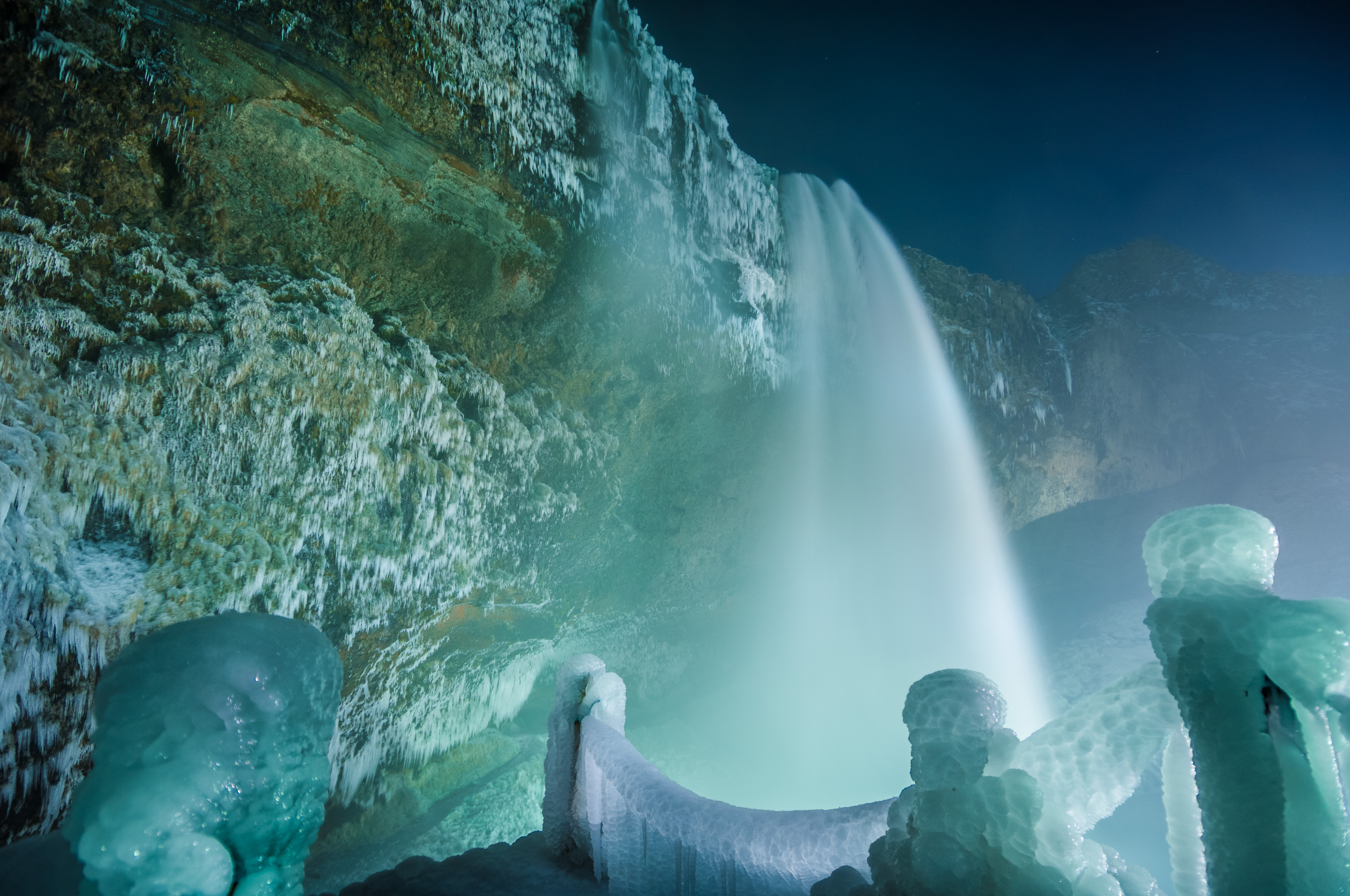L'Islande en hiver : découvrez aussi notre "Carnet d'Islande" [édition] et le reportage paru dans Grands Reportages magazine #328 / Photos : Aurélien BRUSINI