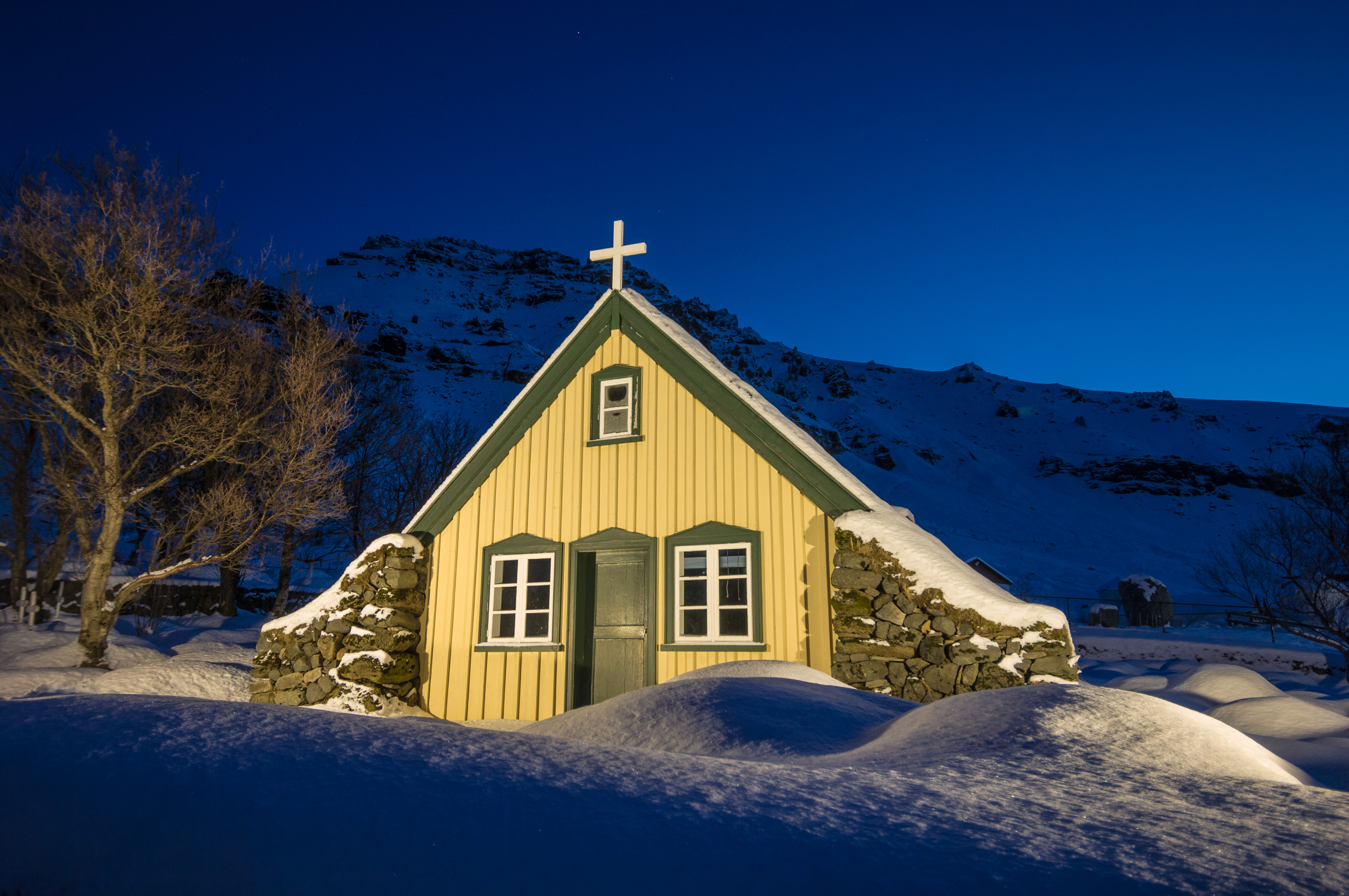 L'Islande en hiver : découvrez aussi notre "Carnet d'Islande" [édition] et le reportage paru dans Grands Reportages magazine #328 / Photos : Aurélien BRUSINI