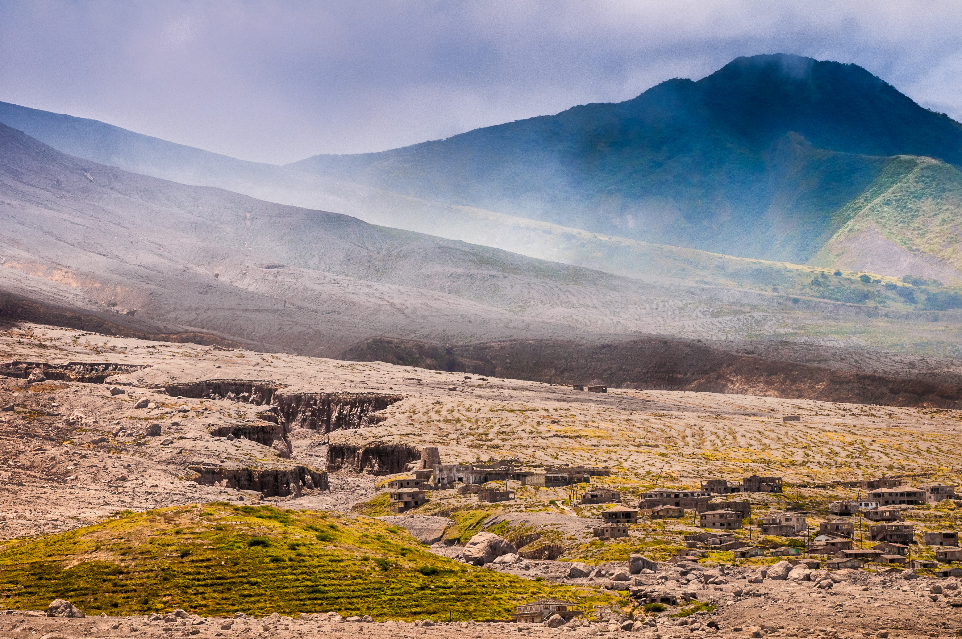 Montserrat, au rythme du volcan : découvrez aussi les reportages parus dans la presse magazine / Photos : Aurélien BRUSINI