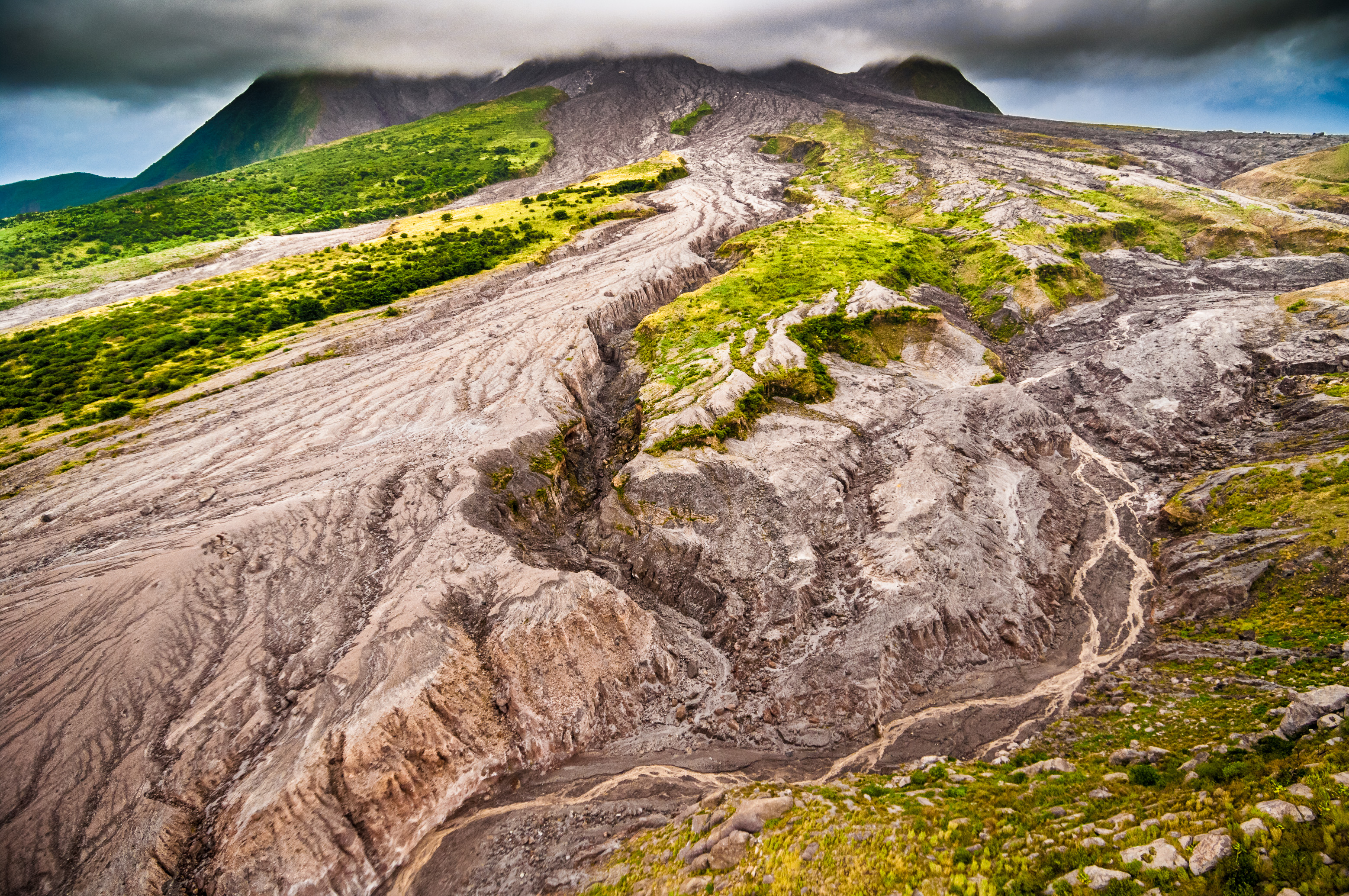 Montserrat, au rythme du volcan : découvrez aussi les reportages parus dans la presse magazine / Photos : Aurélien BRUSINI