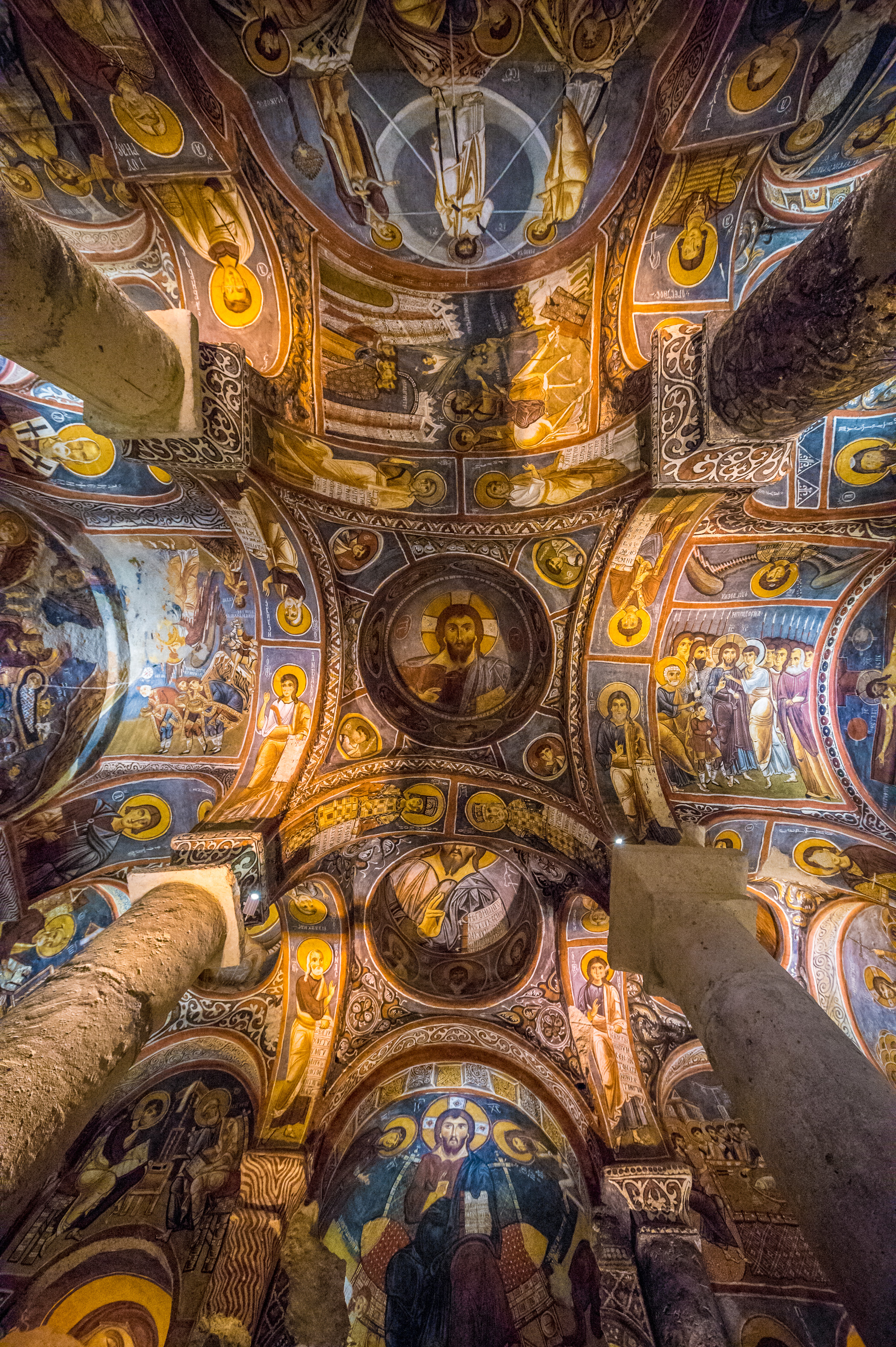 Turquie, Cappadoce, Göreme, église Sombre (Karanlık kilise) troglodytique au musée en plein air de Göreme, inscrit au Patrimoine mondial de l'Humanité par l'Unesco, PR // Turkey, Cappadocia, Goreme, Dark troglodyte Church (Karanlık kilise) at the open air museum of Göreme, a World Heritage Site by Unesco, PR