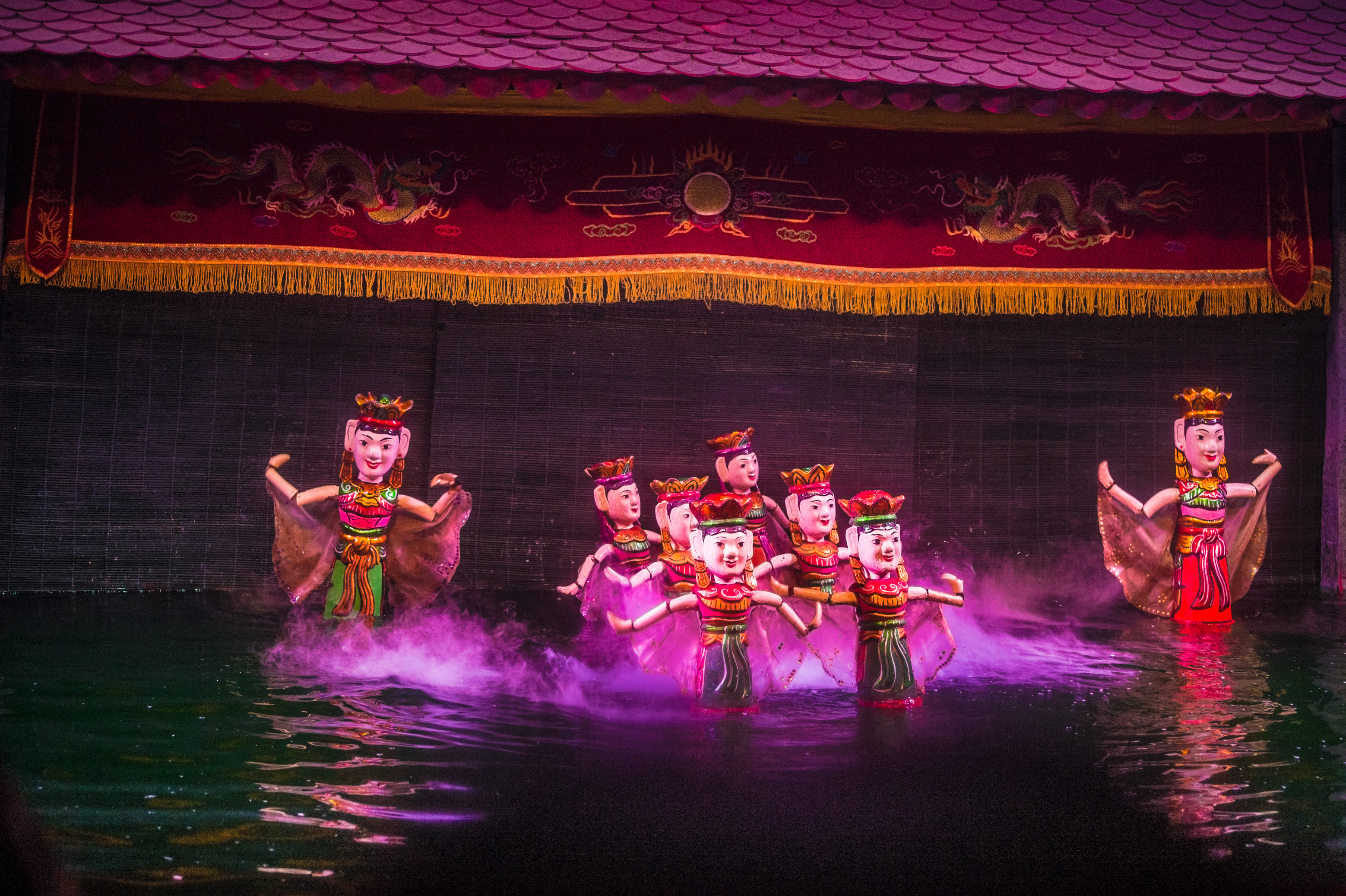 Asie du Sud-Est, capitale du Viêt Nam, delta du fleuve Rouge, ville de Hanoï, représentation au théâtre de marionnettes sur l'eau Thang Long // Southeast Asia, Vietnam's capital, Red River Delta, Hanoi, performance at the Thang Long Water Puppet Theatre