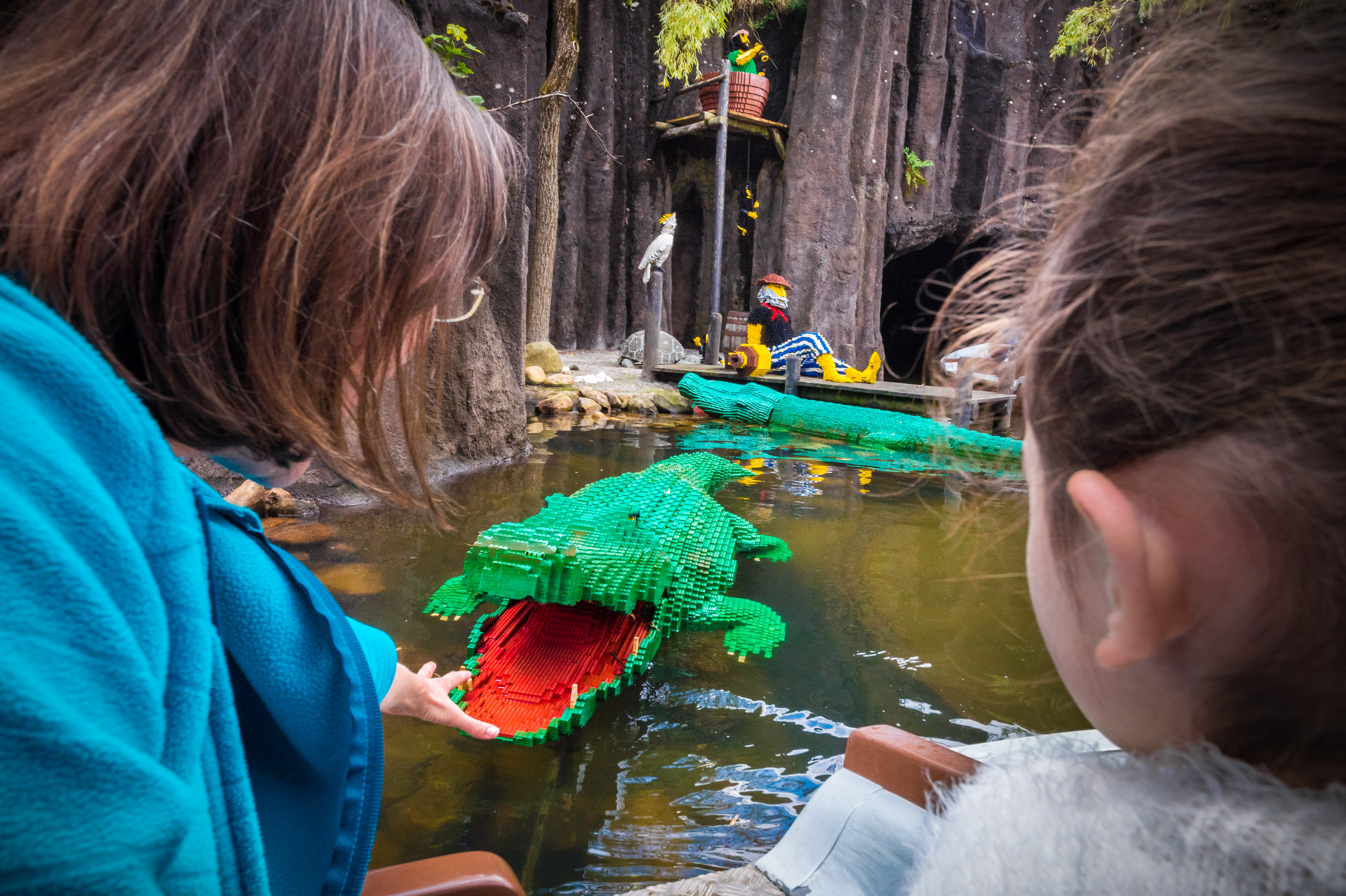 Danemark, Jutland, Billund, Legoland® Billund est le tout premier parc Legoland créé en 1968, près du siège de l'entreprise Lego® (le terme Lego est dérivé du danois «Leg godt» qui signifie «joue bien»), il est composé des espaces suivants : Miniland, Legoredo Town, Imagination Zone, Knights' Kingdom, DUPLO Land, ici l'île des pirates et son parcours de navigation dans Pirate Land, LEGO City, Dino Island, Fun Town, Adventure Land, LEGO X-Treme, Traffic, Kingdom of The Pharaohs, Land of The Vikings, MR PR // Denmark, Jutland, Billund, Legoland® Billund is the first Legoland Park established in 1968, near the headquarters of the Lego® company (the term Lego is derived from the Danish "Leg godt" meaning "plays well"), it is composed of the following areas: Miniland, Legoredo Town, Imagination Zone, Knights' Kingdom, DUPLO Land, here the island of pirates and its navigation route in Pirate Land, Lego City, Dino island, Fun Town, Adventure Land, LEGO X-Treme, Traffic, Kingdom of The Pharaohs, Land of The Vikings, MR PR