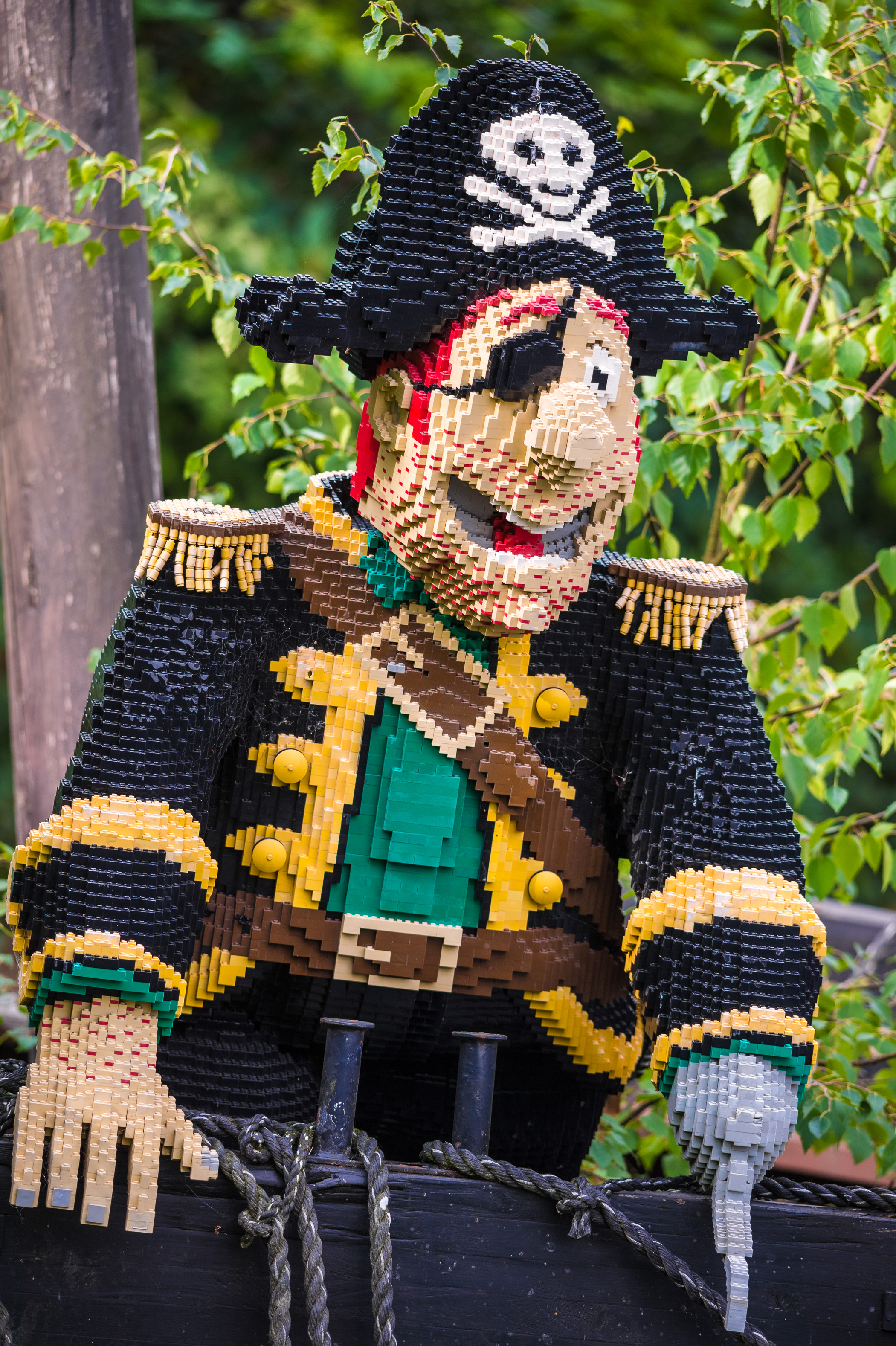 Danemark, Jutland, Billund, Legoland® Billund est le tout premier parc Legoland créé en 1968, près du siège de l'entreprise Lego® (le terme Lego est dérivé du danois «Leg godt» qui signifie «joue bien»), il est composé des espaces suivants : Miniland, Legoredo Town, Imagination Zone, Knights' Kingdom, DUPLO Land, ici l'île des pirates Pirate Boats dans Pirate Land, LEGO City, Dino Island, Fun Town, Adventure Land, LEGO X-Treme, Traffic, Kingdom of The Pharaohs, Land of The Vikings, PR // Denmark, Jutland, Billund, Legoland® Billund is the first Legoland Park established in 1968, near the headquarters of the Lego® company (the term Lego is derived from the Danish "Leg godt" meaning "plays well"), it is consisting of the following areas: Miniland, Legoredo Town, Fantasy Zone, Knights' Kingdom, DUPLO Land, here Pirate Island and its Pirate Boats in Pirate Land, LEGO City, Dino Island, Fun Town, Adventure Land, LEGO X-Treme, Traffic , Kingdom of The Pharaohs, Land of The Vikings, PR
