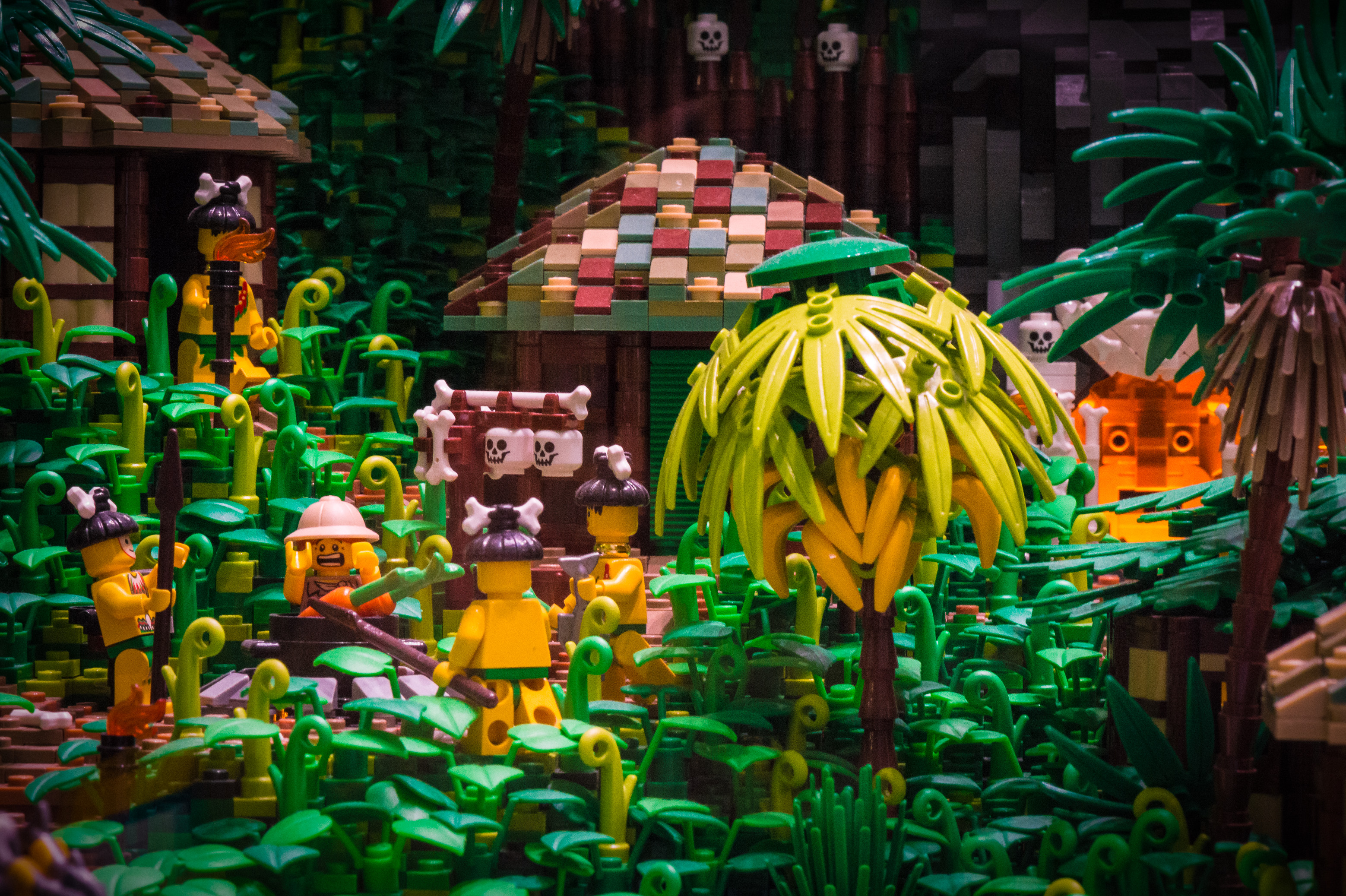 Danemark, Jutland, Billund, Lego® House est le centre d'expérimentations Lego® destiné au grand public avec 25 millions de briques à disposition sur 12 000 m2 selon six zones : la zone rouge dédiée aux compétences créatives, ici la zone verte pour développer ses compétences sociales, la zone jaune pour exprimer ses compétences émotionnelles, la zone bleue pour l'éveil des compétences cognitives, la zone des oeuvres monumentales et le musée historique en sous-sol, PR // Denmark, Jutland, Billund, Lego® House is the Lego® experimental center for the general public with 25 million bricks available over 12,000 m2 in six zones: the red zone dedicated to creative skills, here the green zone to develop social skills, the yellow zone to express emotional skills, the blue zone for the awakening of cognitive skills, the zone of monumental works and the underground historical museum, PR