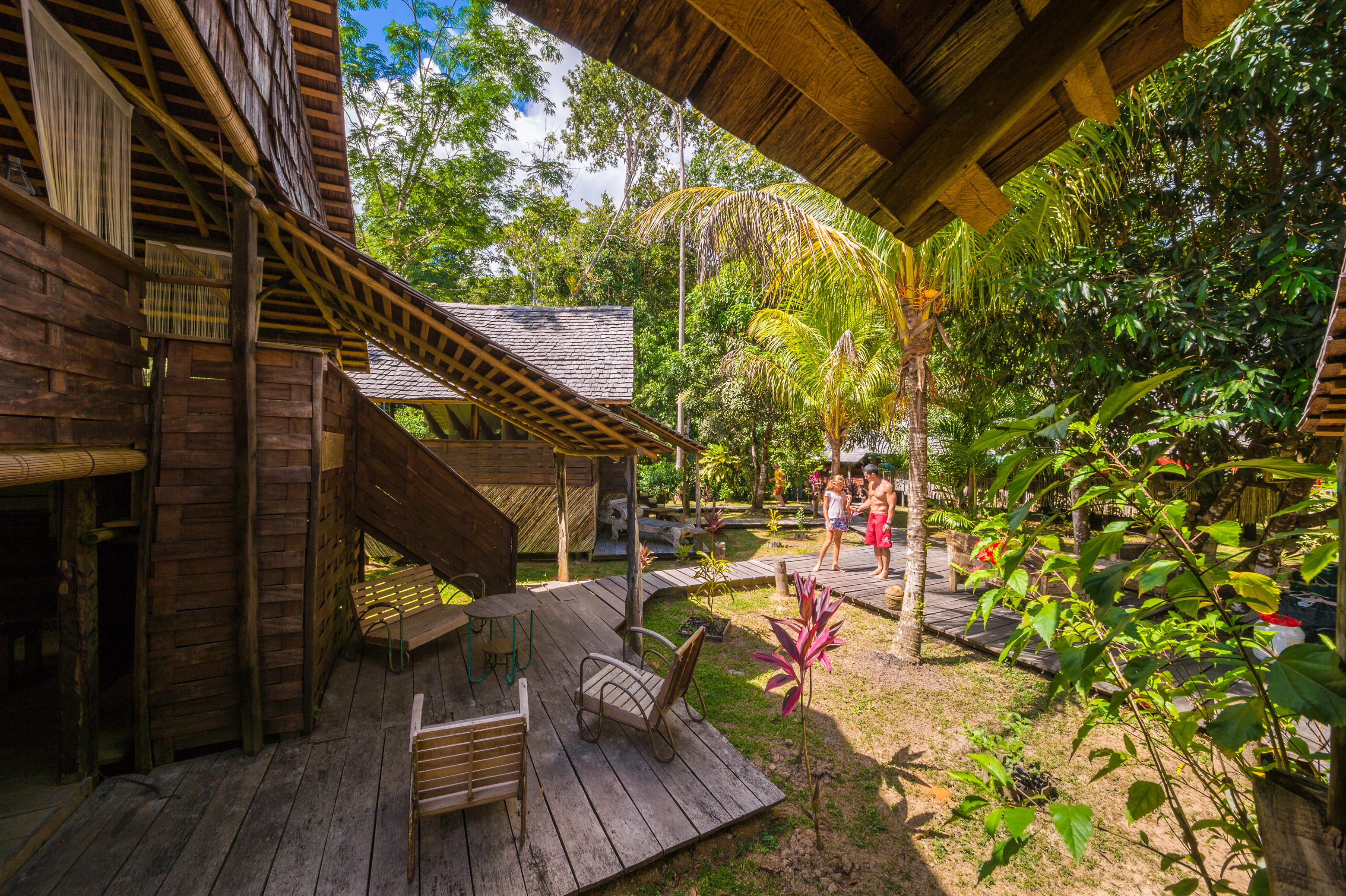 France, Guyane, Kourou, Carbets de repos et leurs terrasses au Wapa Lodge // France, French Guiana, Kourou, resting huts and terraces, Wapa Lodge