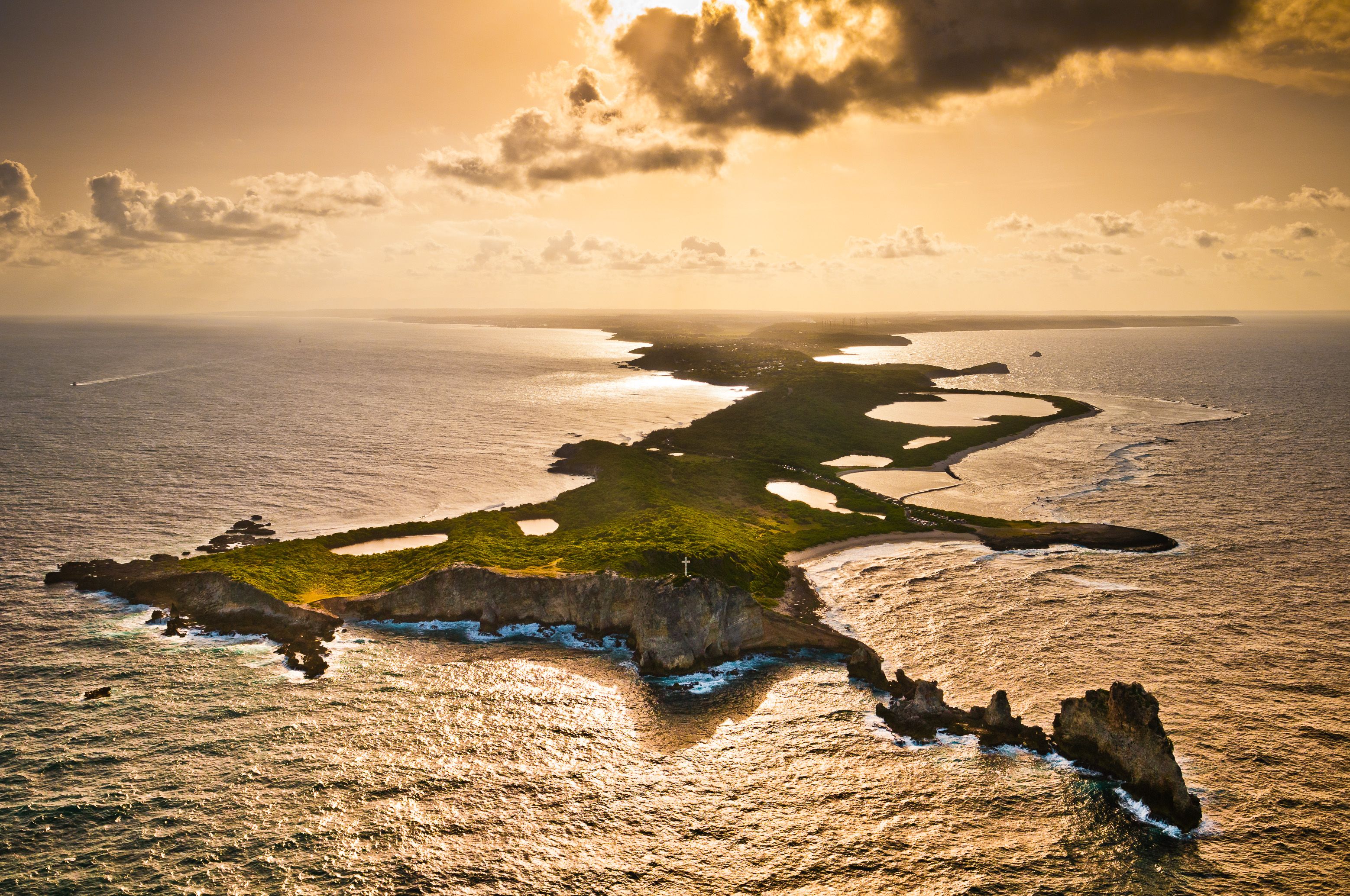 France, Guadeloupe, Grande-Terre, Saint-François, vue aérienne sur la Pointe des Châteaux au coucher du soleil // France, Guadeloupe, Grande-Terre, Saint-François, aerial view of the Pointe des Châteaux at sunset